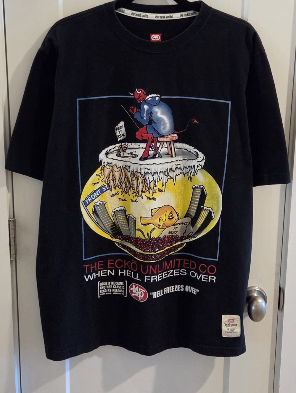 Vintage Y2K Ecko Unltd Hell Freezes Over Classic T-Shirt - Size Large - Black